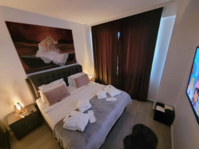 Alessia lux apartament prima linie malul mării